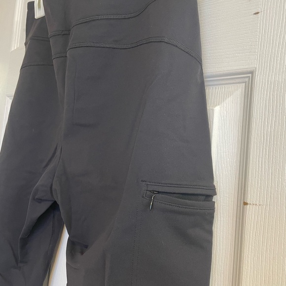 Capri Deluth leggings, NEW, size M. Black. - Picture 4 of 5